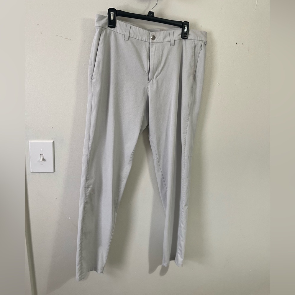 Lululemon white vapor Commission pants 34x32